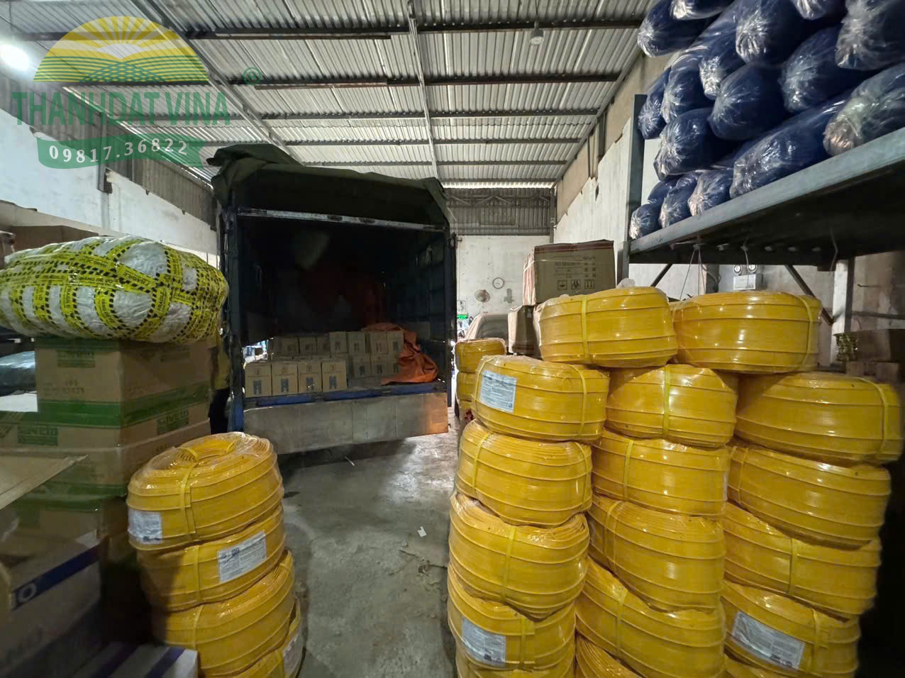 xuất hàng băng cản nước